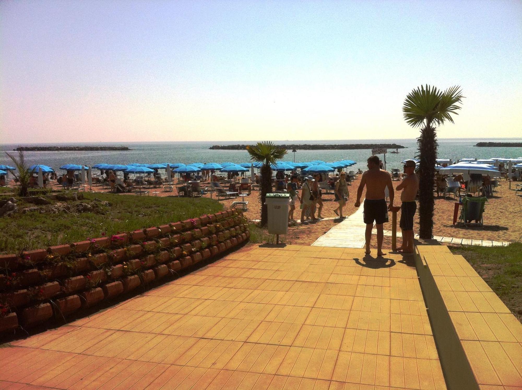 לידו דלה נציוני Airone Bianco Residence Village מראה חיצוני תמונה